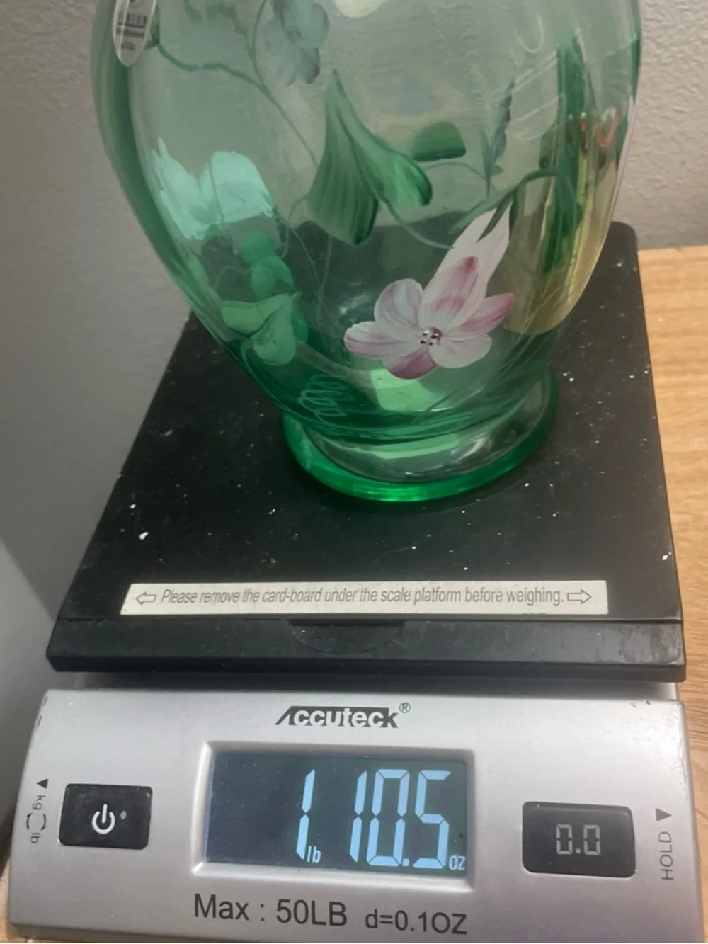 Fenton Hand-Painted and Artist signed Teal Green Glass Vase - Picture 10 of 10